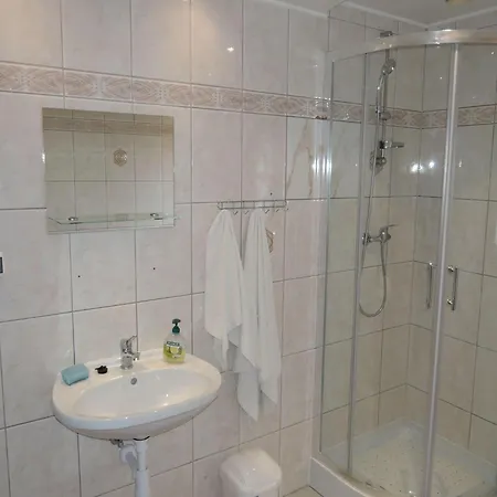 بيت للعطل Mi Dzyzdroje Terraced House Near Promenade مينززدرويه